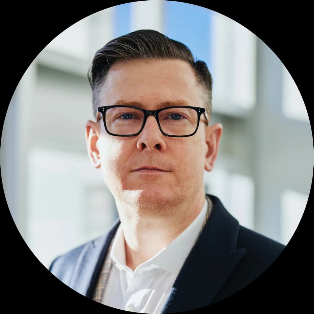 Tips for Optimizing Your LinkedIn Profile Photo Size